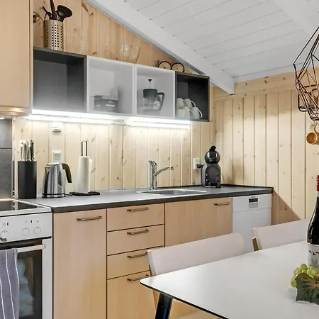 Dom wakacyjny Amazing In With Kitchen Frostrup